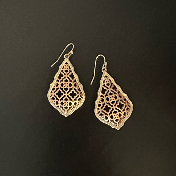Kendra Scott Addie Earrings - Picture 1 of 2